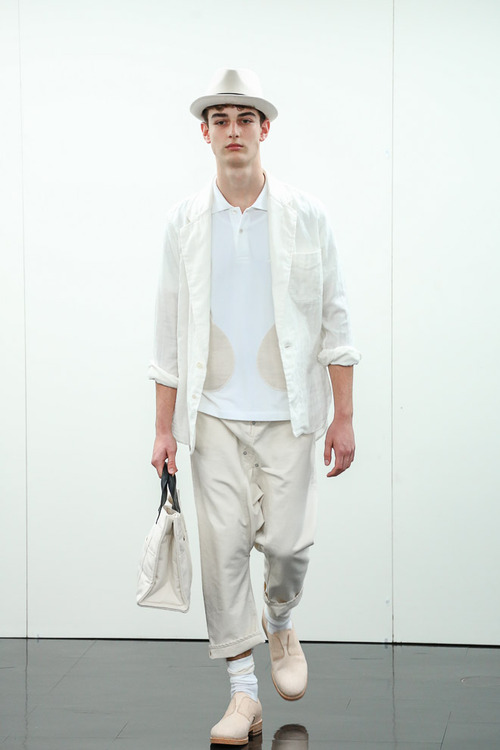http://www.fashionsnap.com/collection/comme-des-garcons/ganryu/2015ss/gallery/index24.php