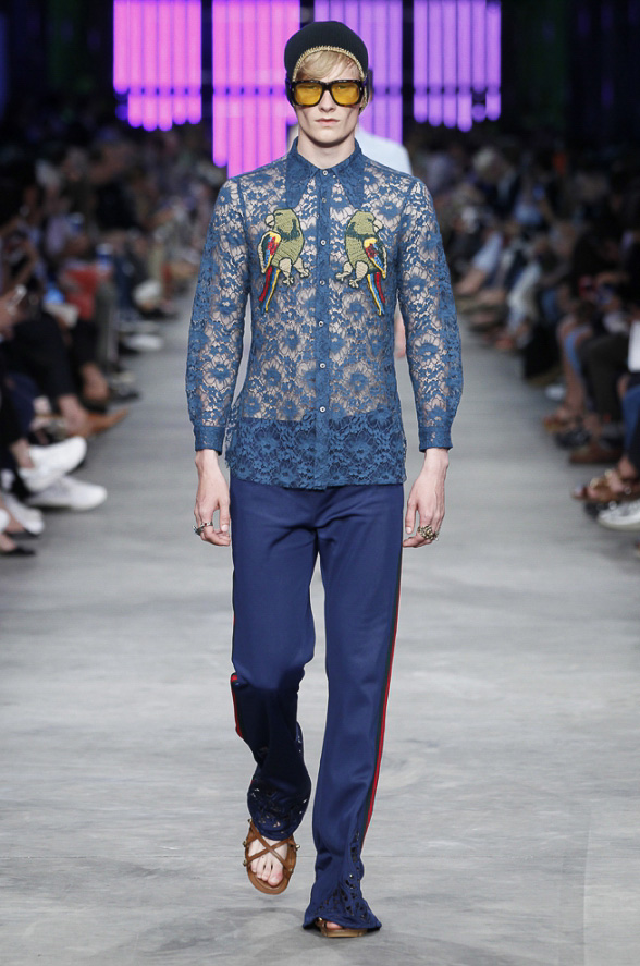 http://www.fashionsnap.com/collection/gucci/mens/2016ss/gallery/index20.php