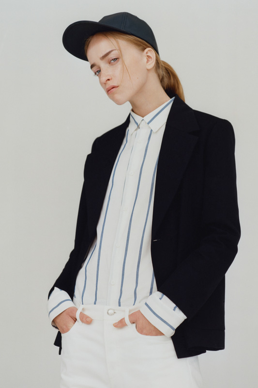 http://www.fashionsnap.com/collection/apc/woman/2016ss/gallery/