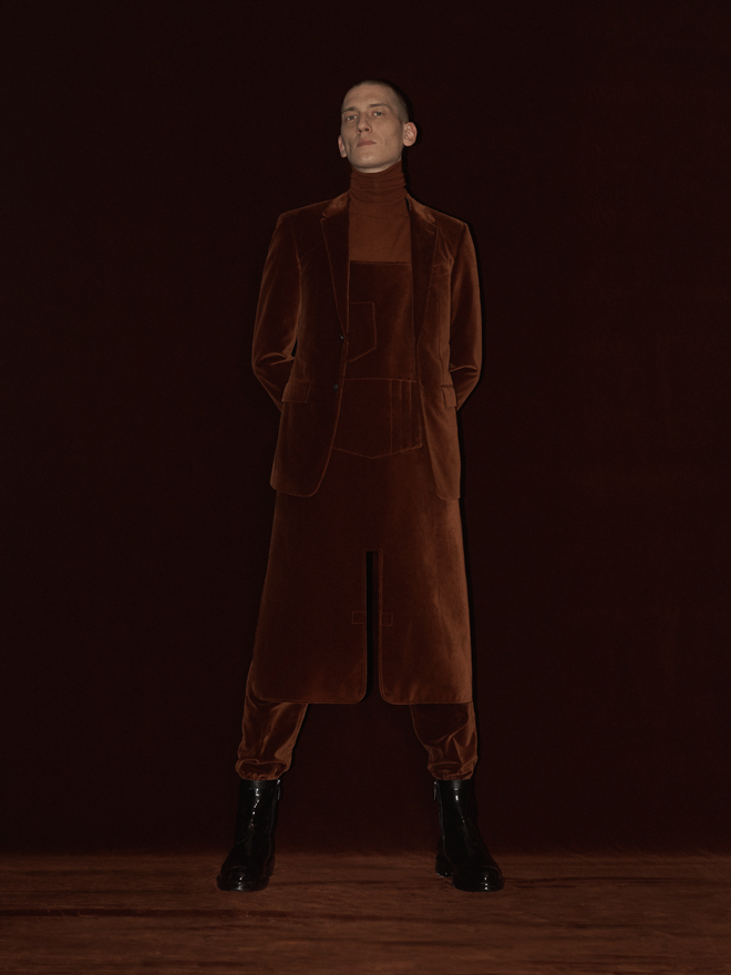 http://www.fashionsnap.com/collection/balenciaga/mens/2016-17aw/gallery/index28.php