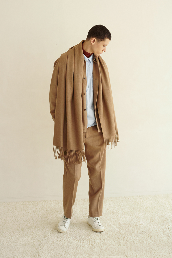http://www.fashionsnap.com/collection/auralee/mens/2016-17aw/gallery/index12.php