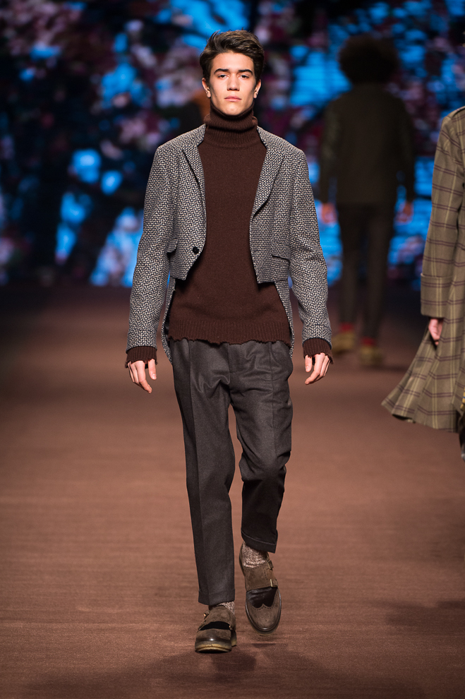 http://www.fashionsnap.com/collection/etro/mens/2016-17aw/gallery/index36.php
