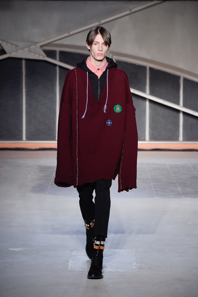 http://www.fashionsnap.com/collection/raf-simons/mens/2016-17aw/gallery/index27.php