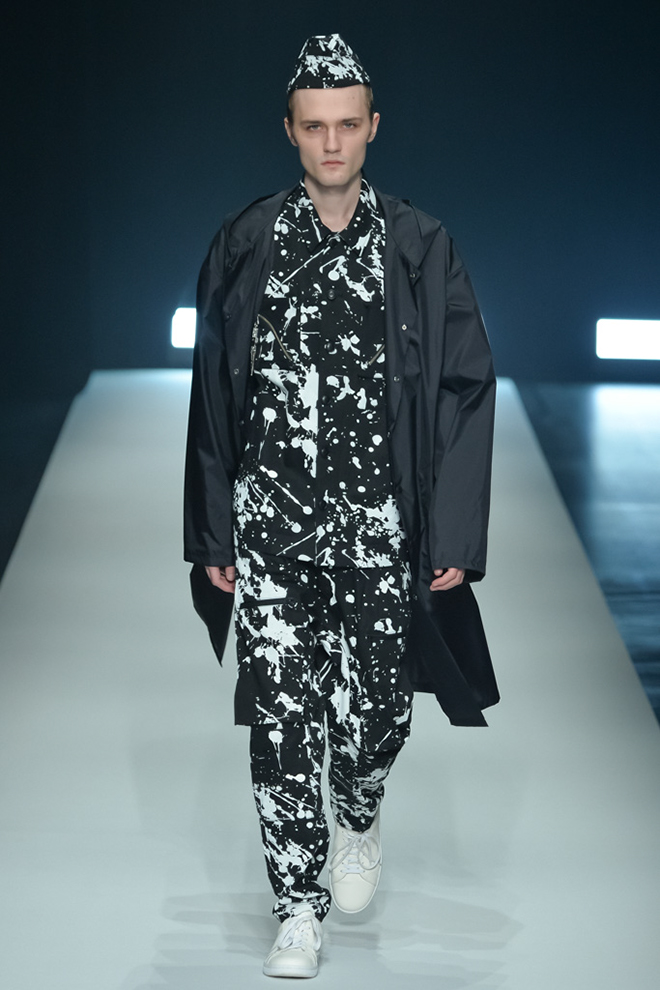 http://www.fashionsnap.com/collection/yoshio-kubo/2016-17aw/gallery/index59.php
